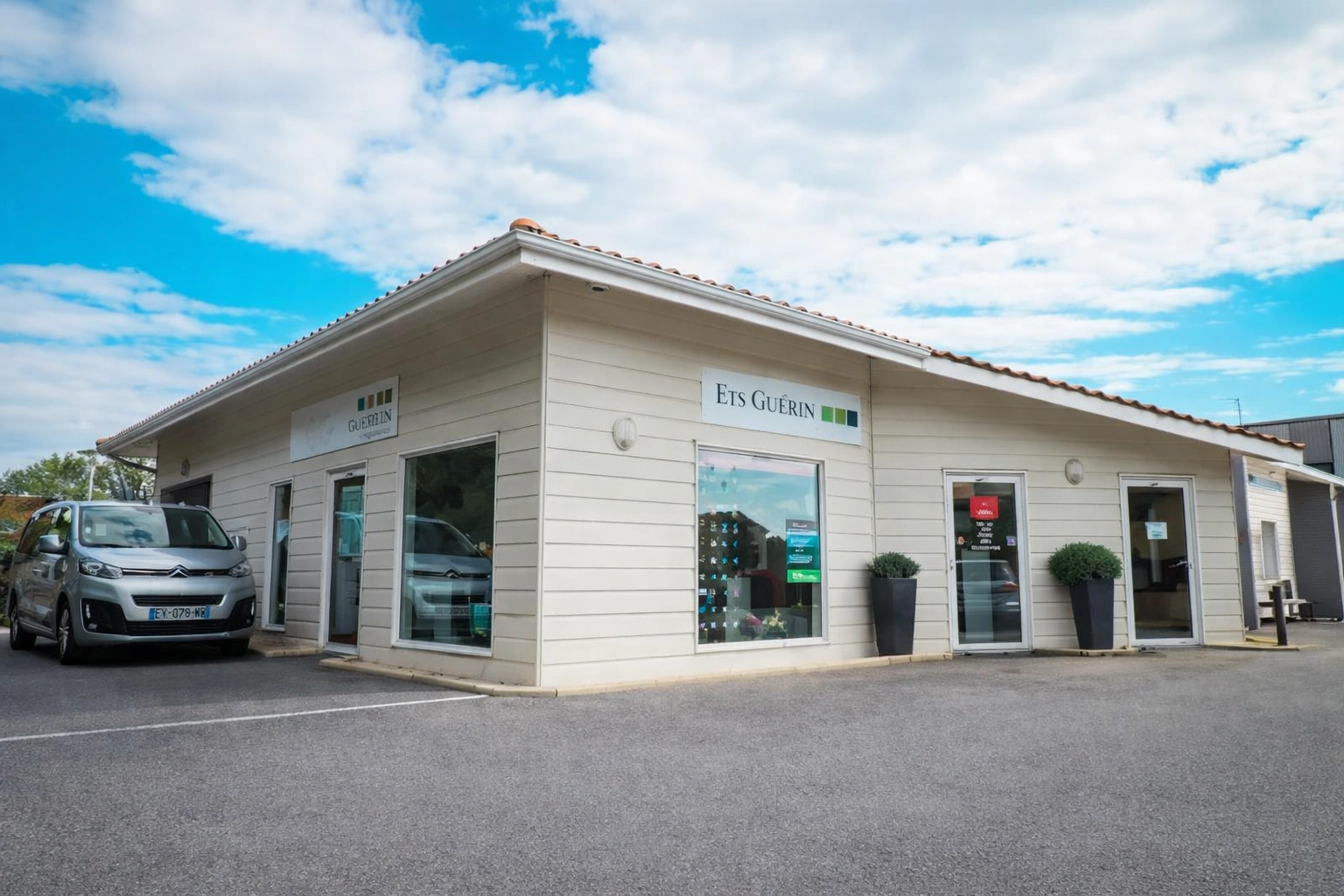 Agence Pompes Funèbres Guérin — 1 rue du docteur Ange Guépin, Pornic